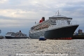 Queen Elizabeth+Queen Mary 2 150712-03.jpg