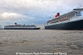 Queen Elizabeth+Queen Mary 2 150712-10.jpg