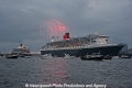 Queen Elizabeth+Queen Mary 2 150712-16.jpg